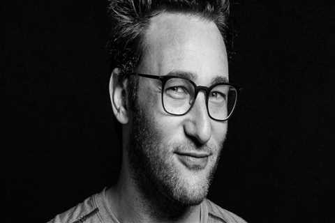 The Life and Work of Simon Sinek: An Up and Coming Business Author