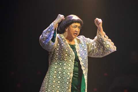 What goes on in the private rooms of politicians?